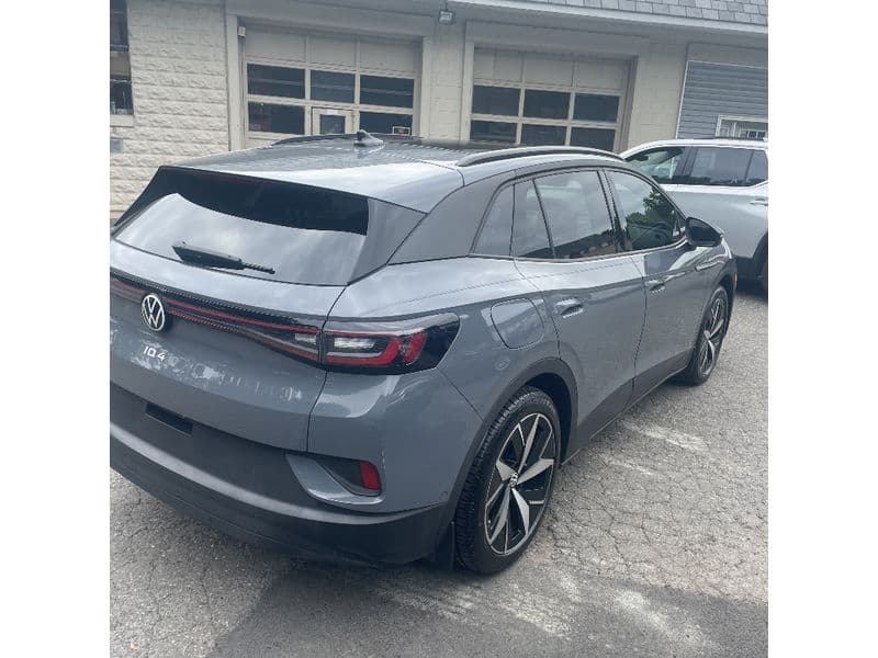 2023 Volkswagen ID.4 view 5