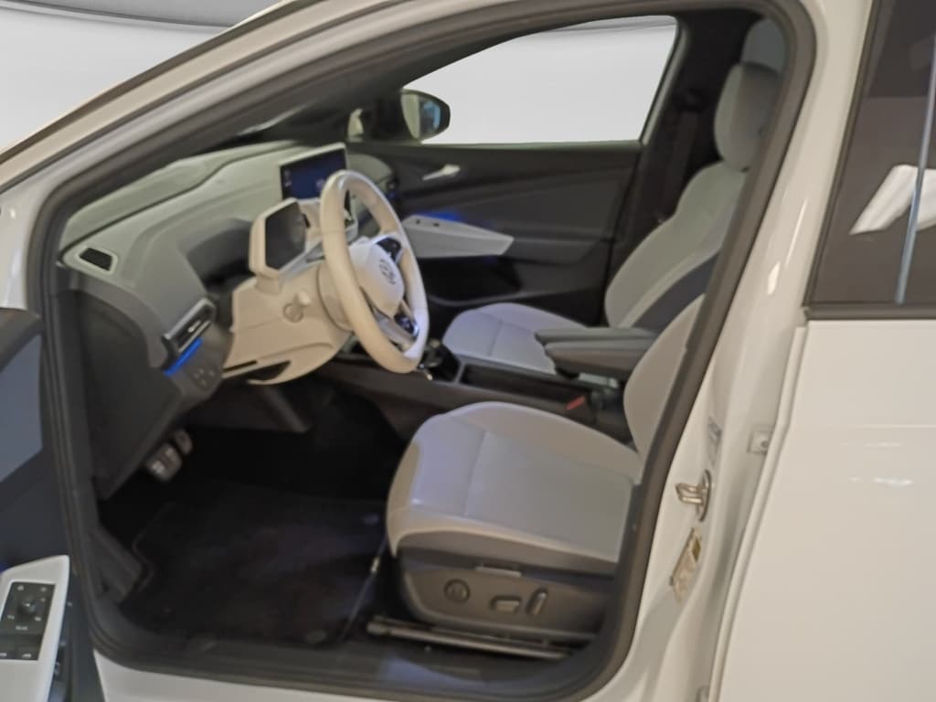 2021 Volkswagen ID.4 view 7