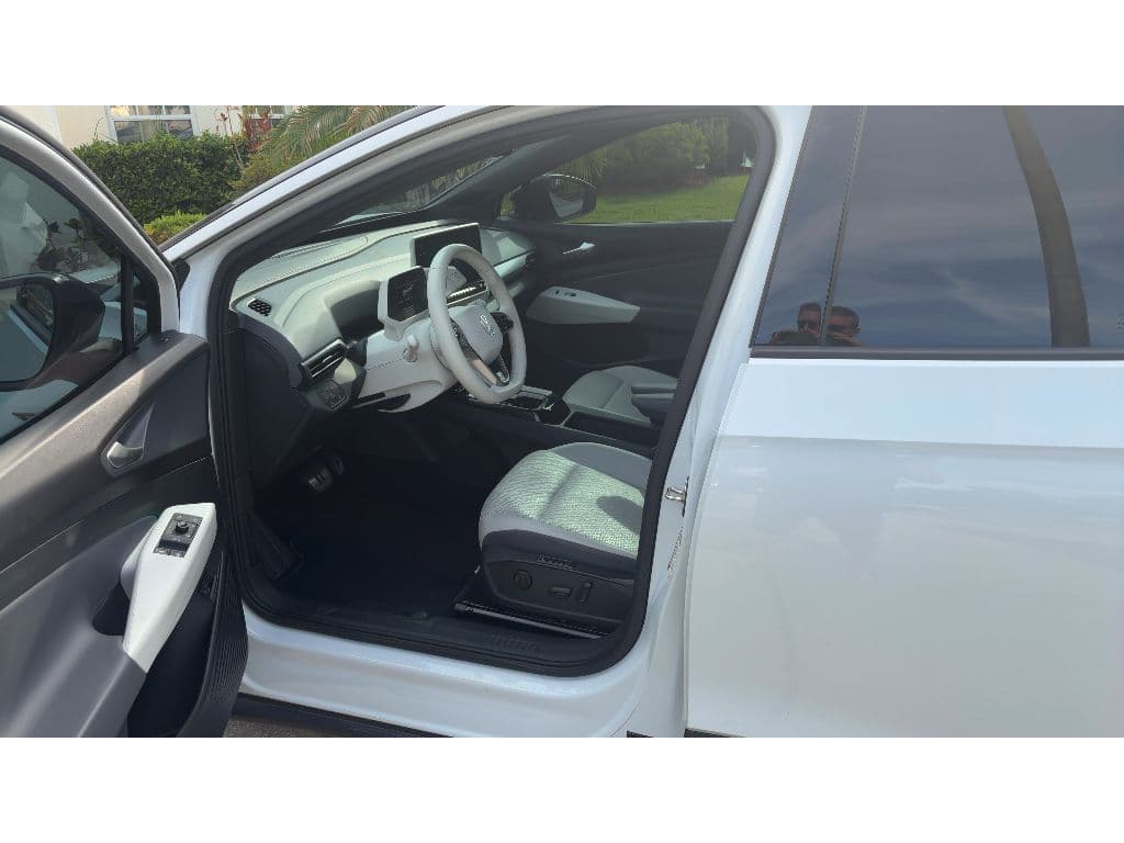 2021 Volkswagen ID.4 view 5