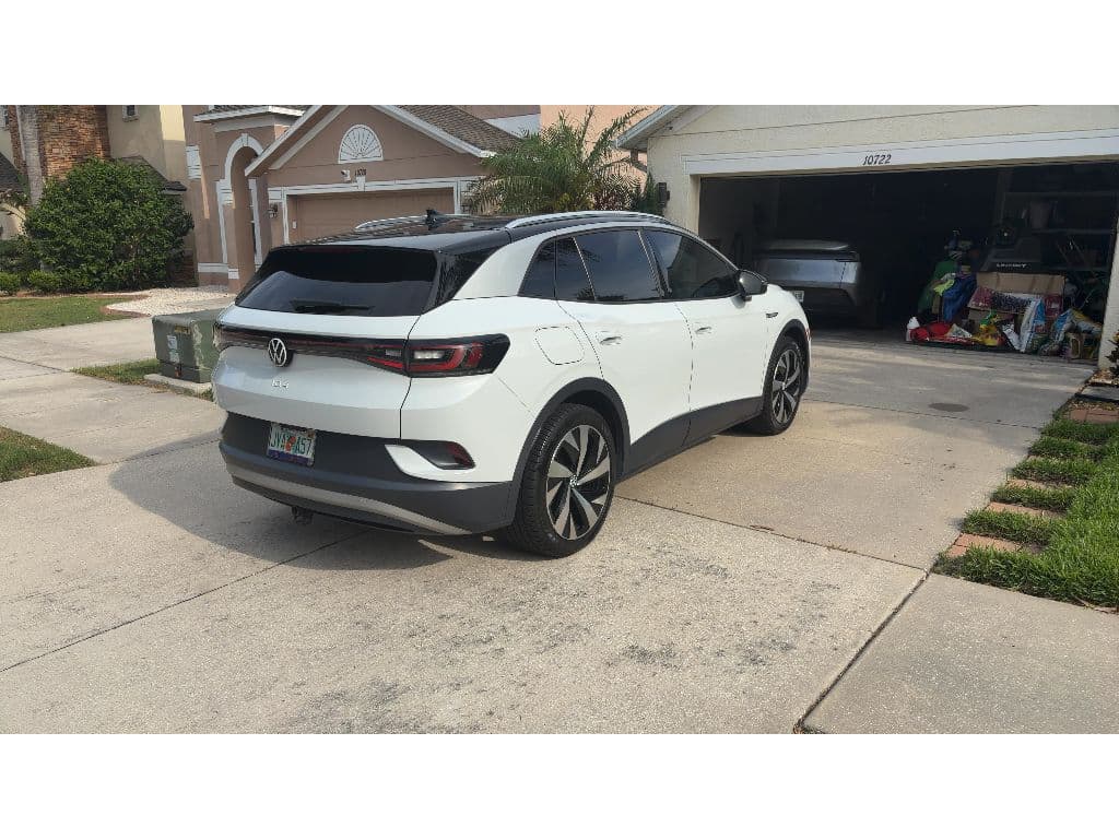 2021 Volkswagen ID.4 view 3