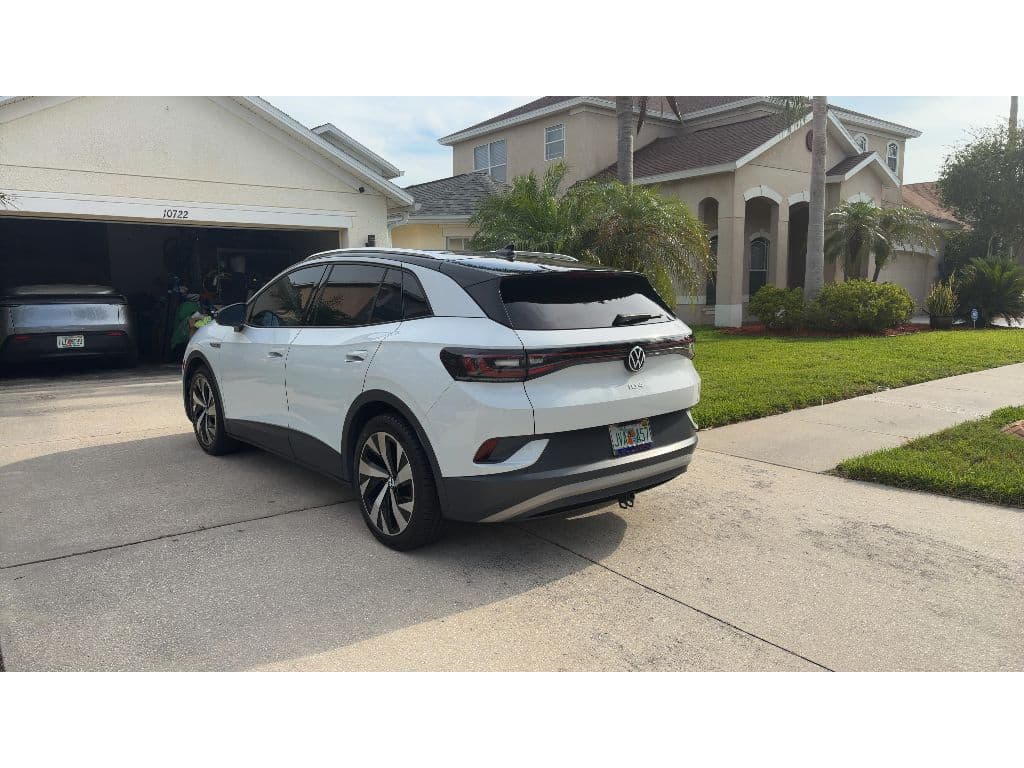 2021 Volkswagen ID.4 view 4