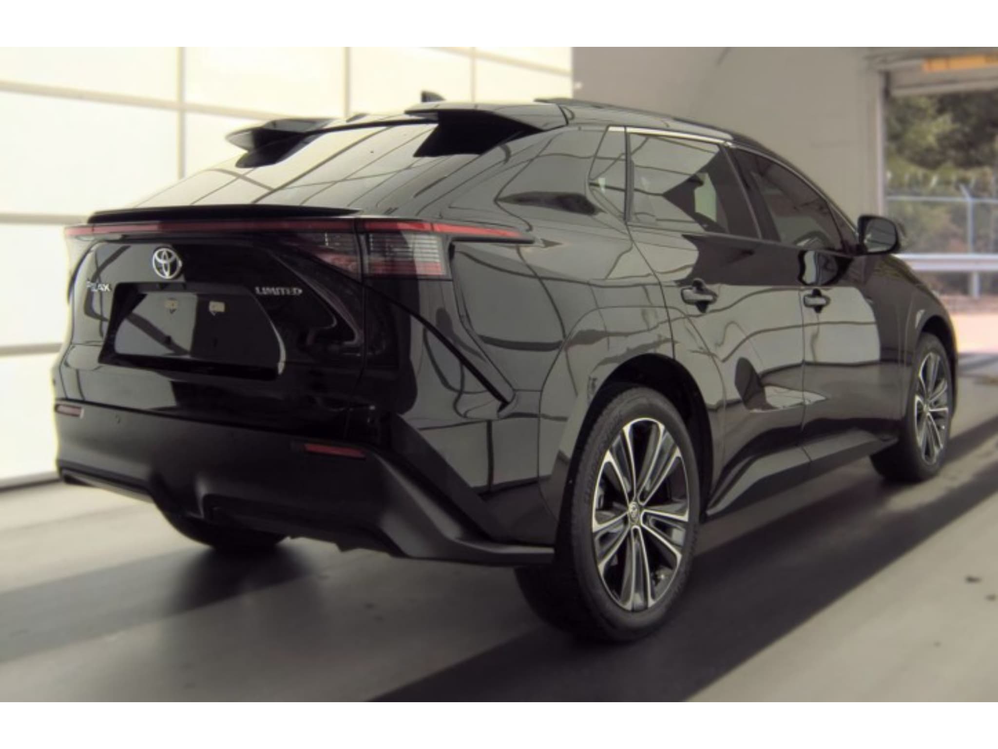 2023 Toyota bZ4X view 3