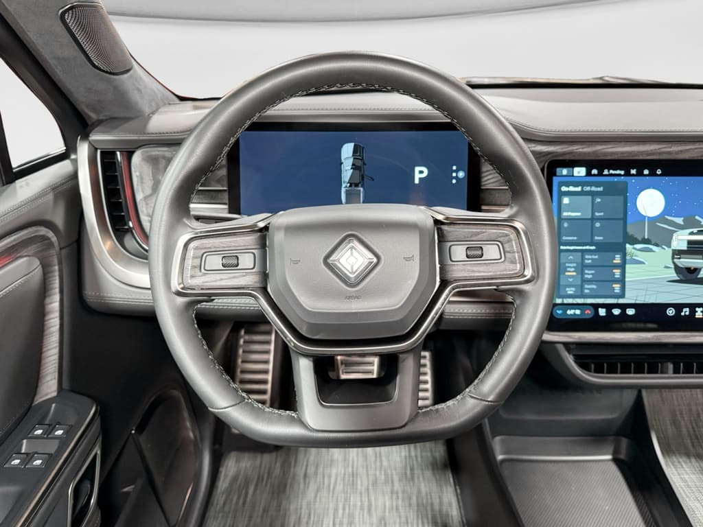 2023 Rivian R1T view 8