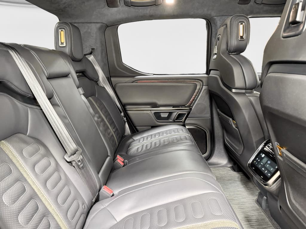 2023 Rivian R1T view 22
