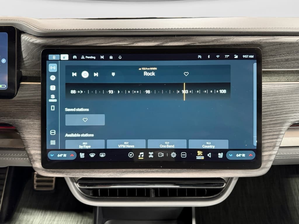 2023 Rivian R1T view 12
