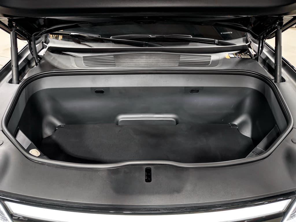 2023 Rivian R1T view 26