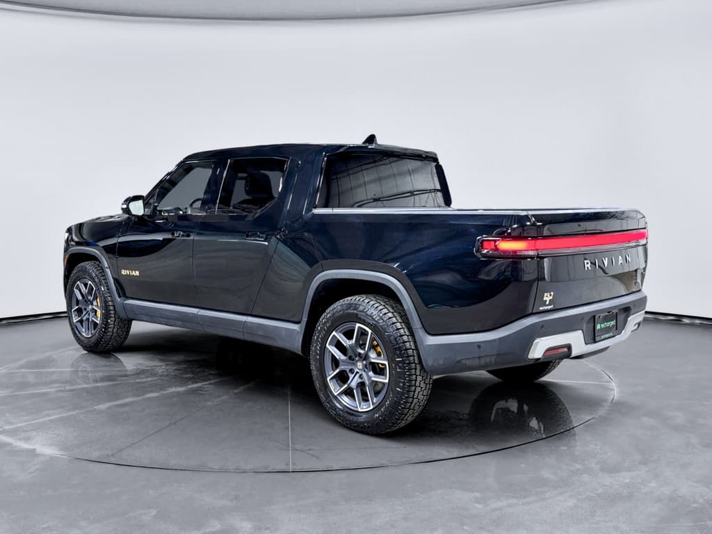 2023 Rivian R1T view 2