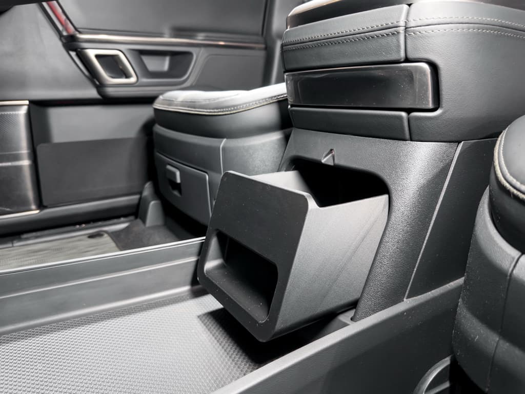 2023 Rivian R1T view 20