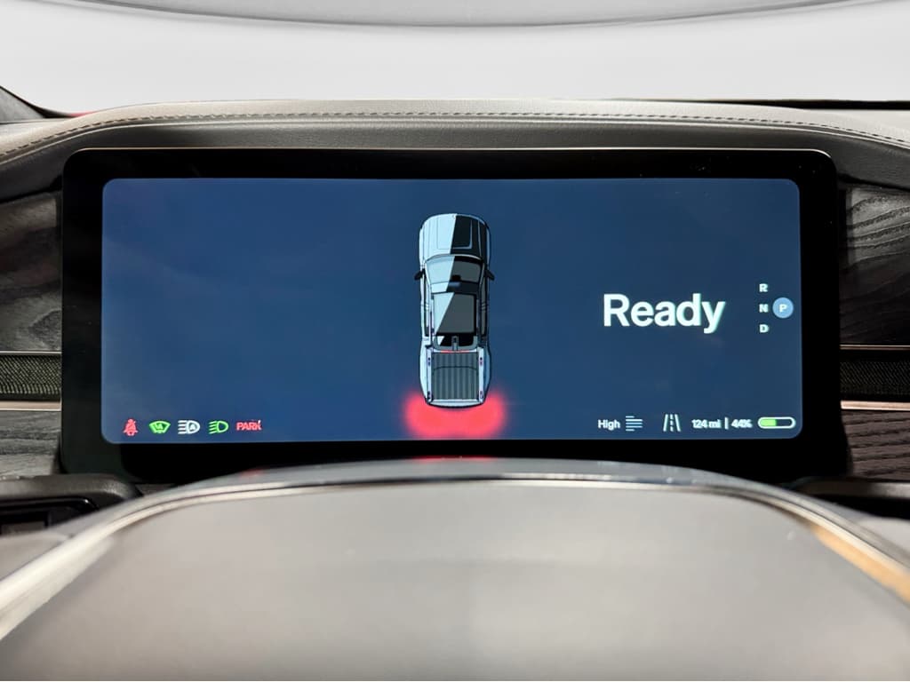 2023 Rivian R1T view 9