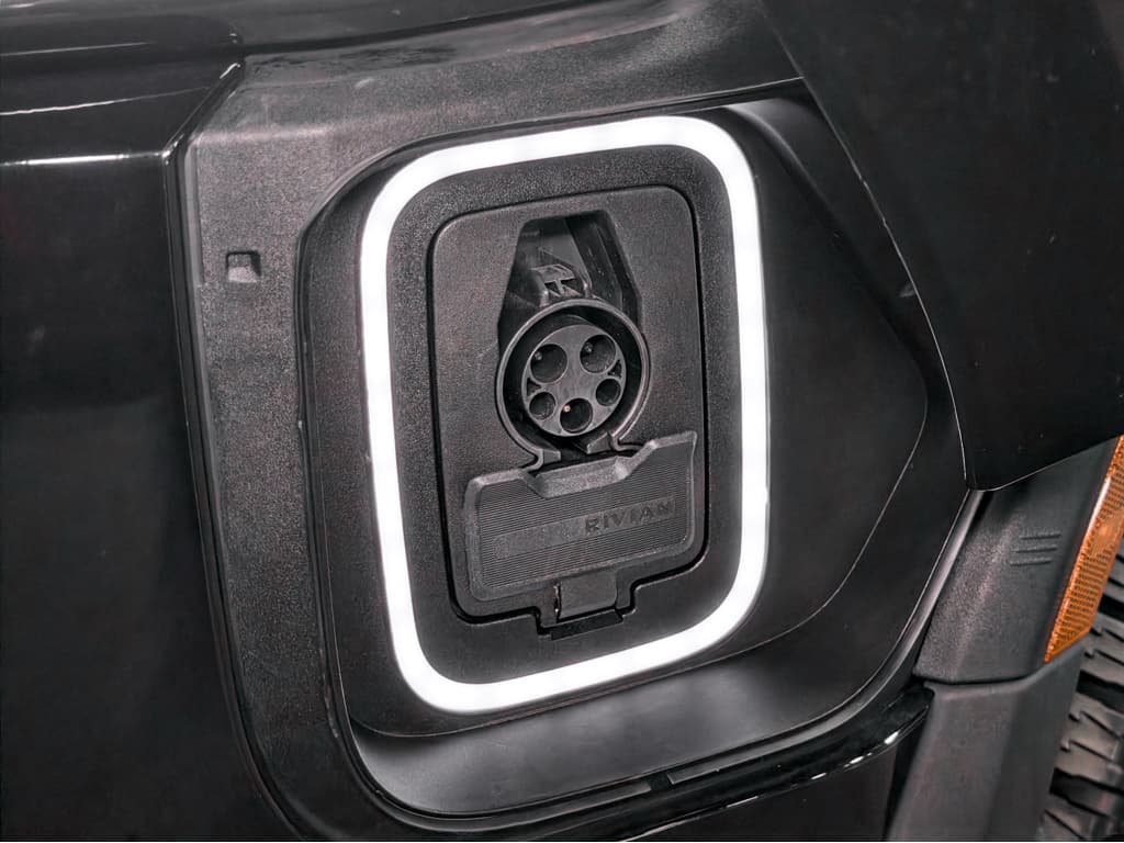 2023 Rivian R1T view 5
