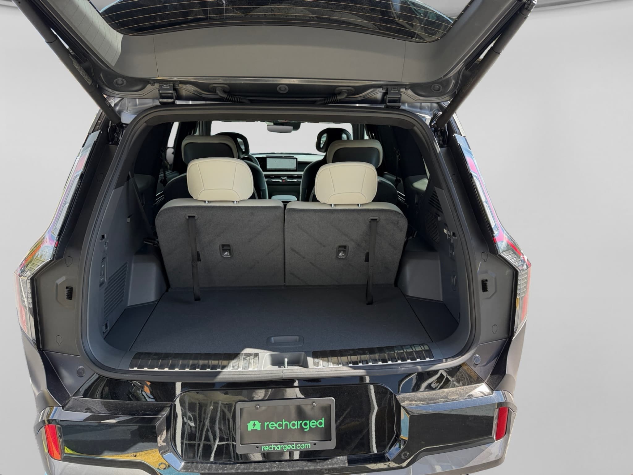 2026 Kia EV9 view 29