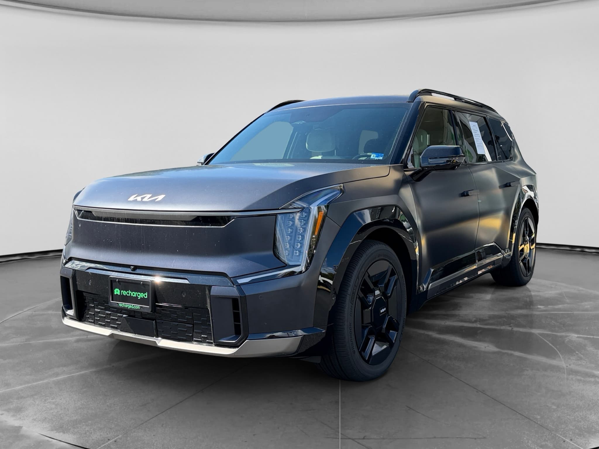 2026 Kia EV9 view 1