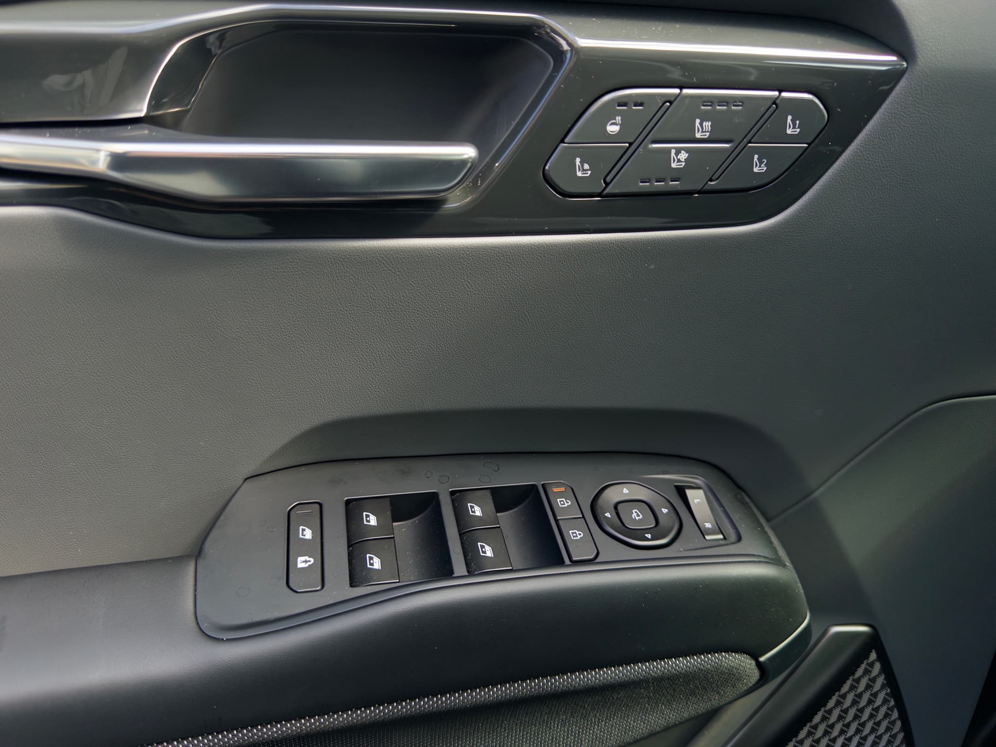 2026 Kia EV9 view 8