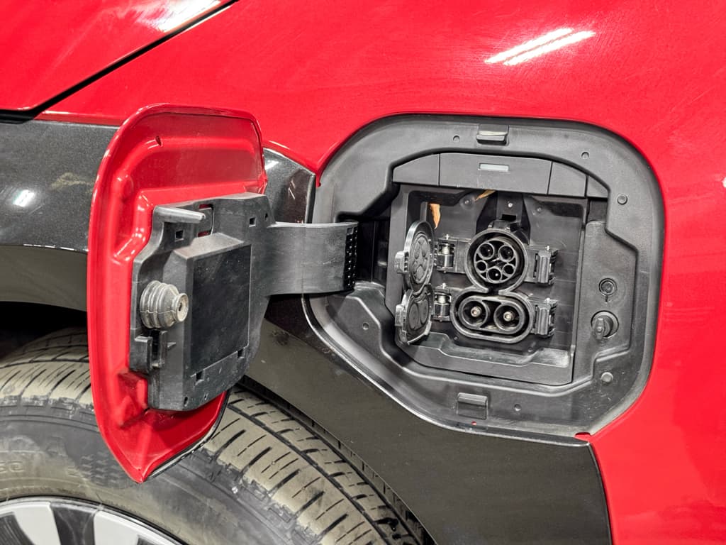 2023 Toyota bZ4X view 5
