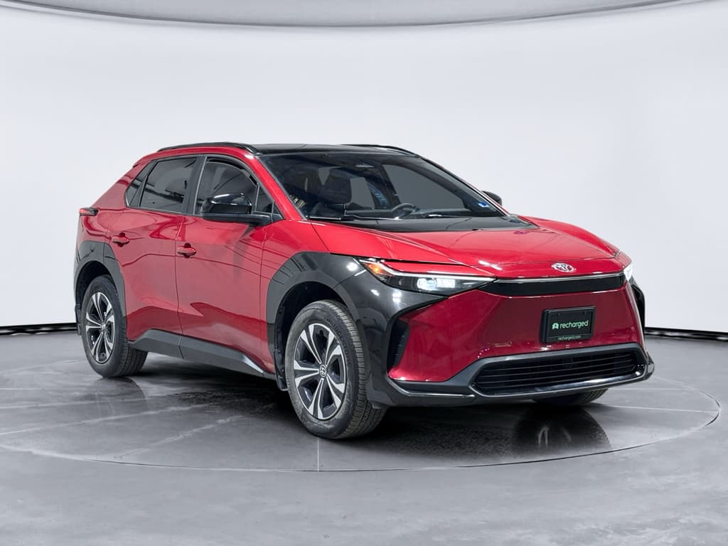 2023 Toyota bZ4X view 4