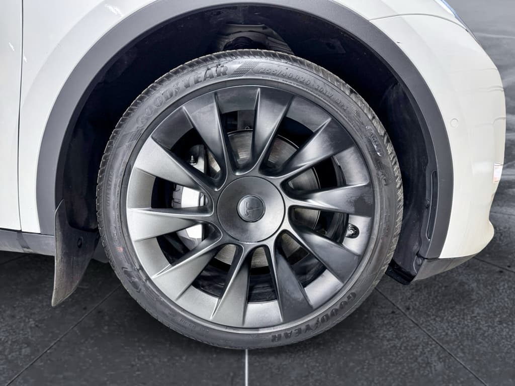 2022 Tesla Model Y view 33