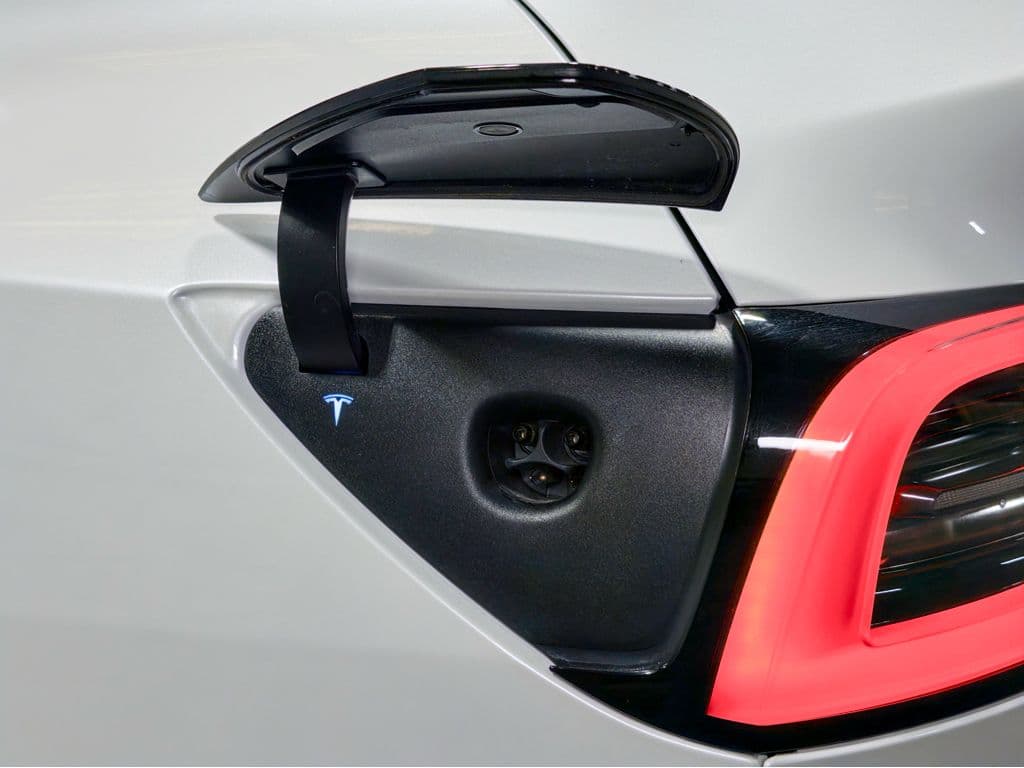 2022 Tesla Model Y view 5