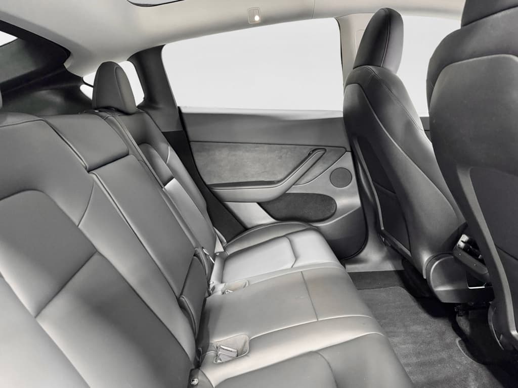 2022 Tesla Model Y view 20