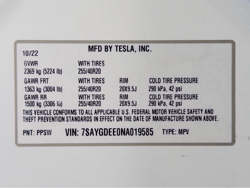 2022 Tesla Model Y view 27