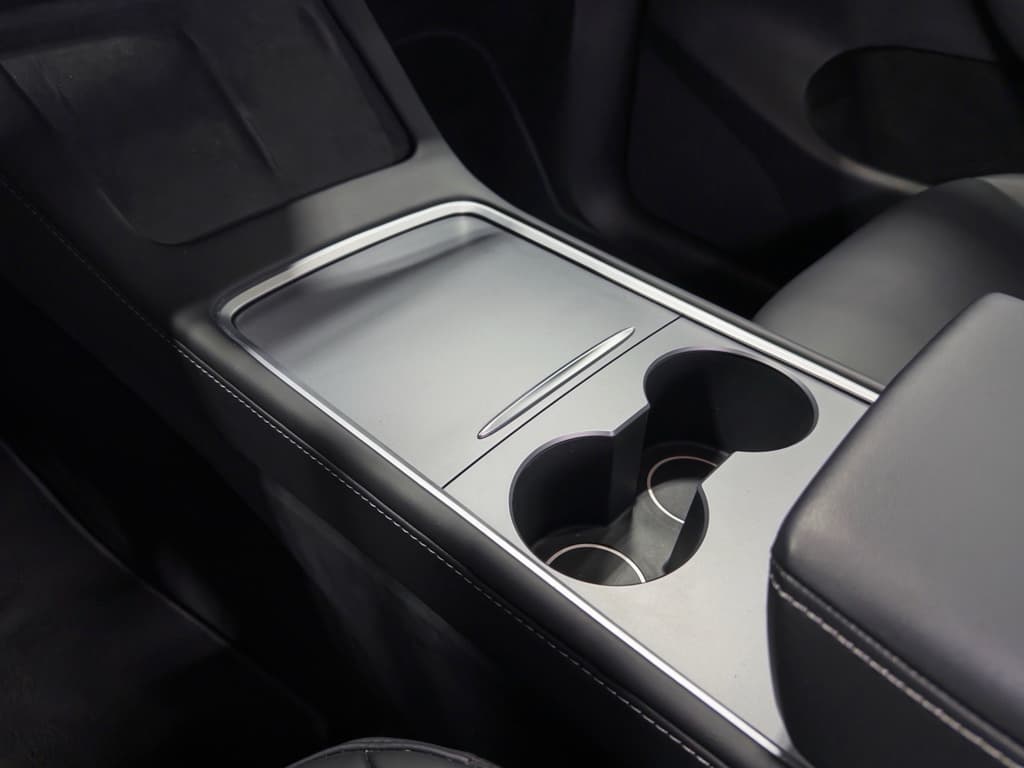 2022 Tesla Model Y view 17