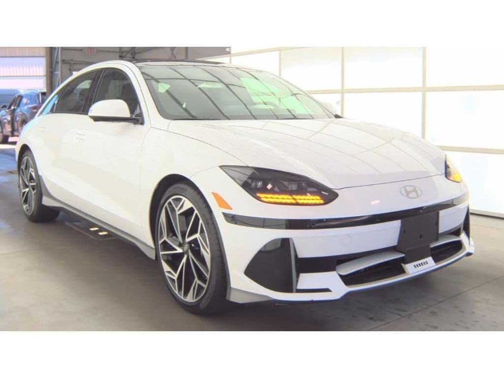 2023 Hyundai IONIQ 6 view 2