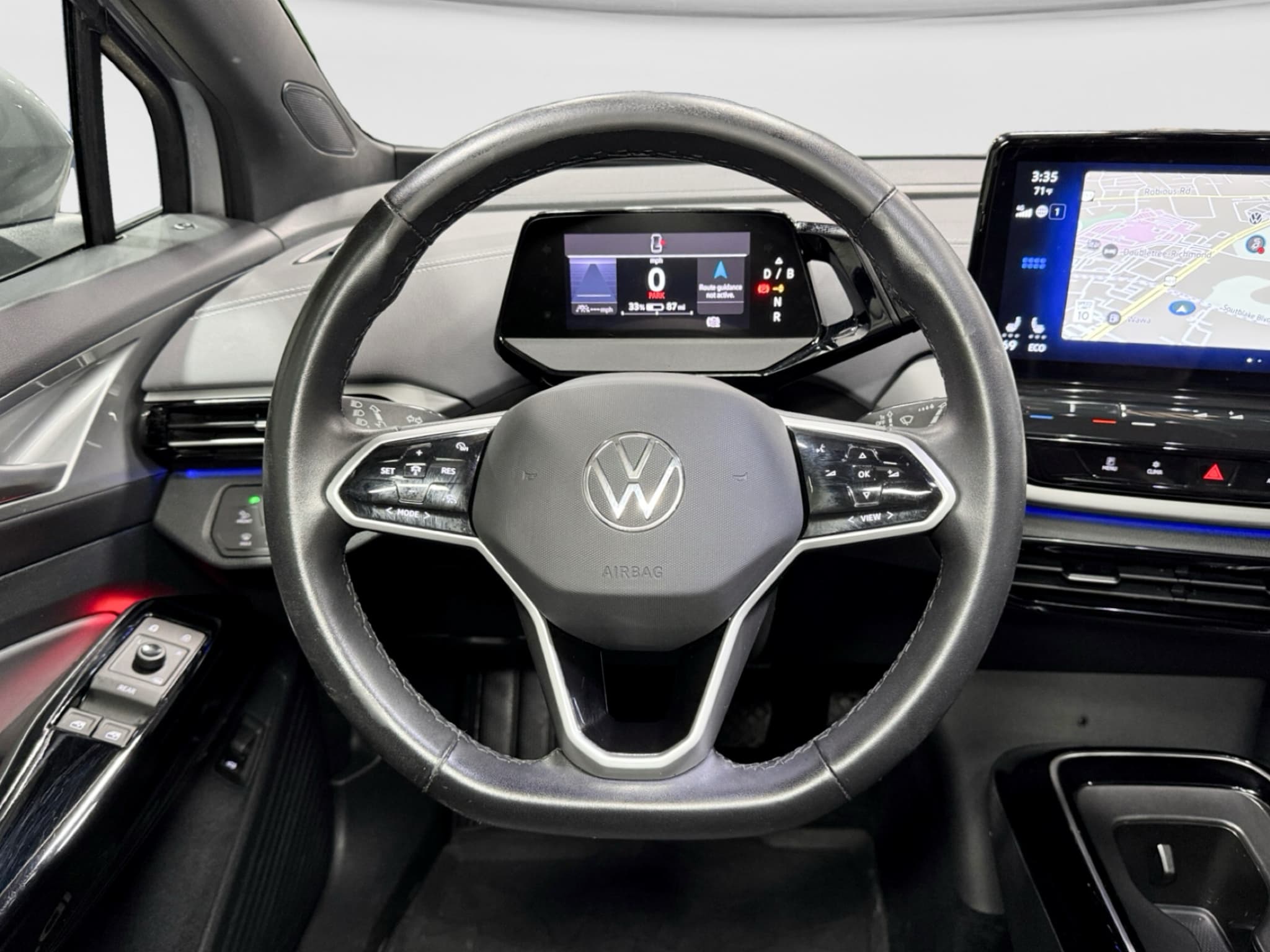 2023 Volkswagen ID.4 view 7