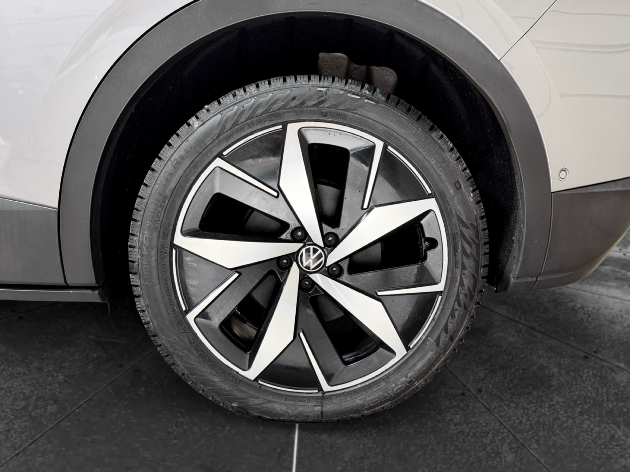 2023 Volkswagen ID.4 view 29
