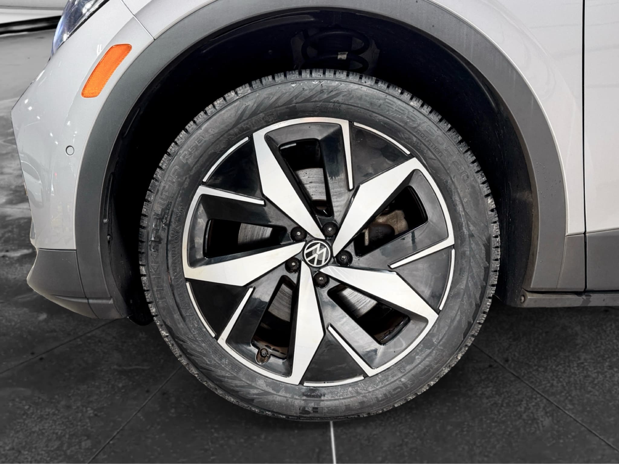 2023 Volkswagen ID.4 view 27