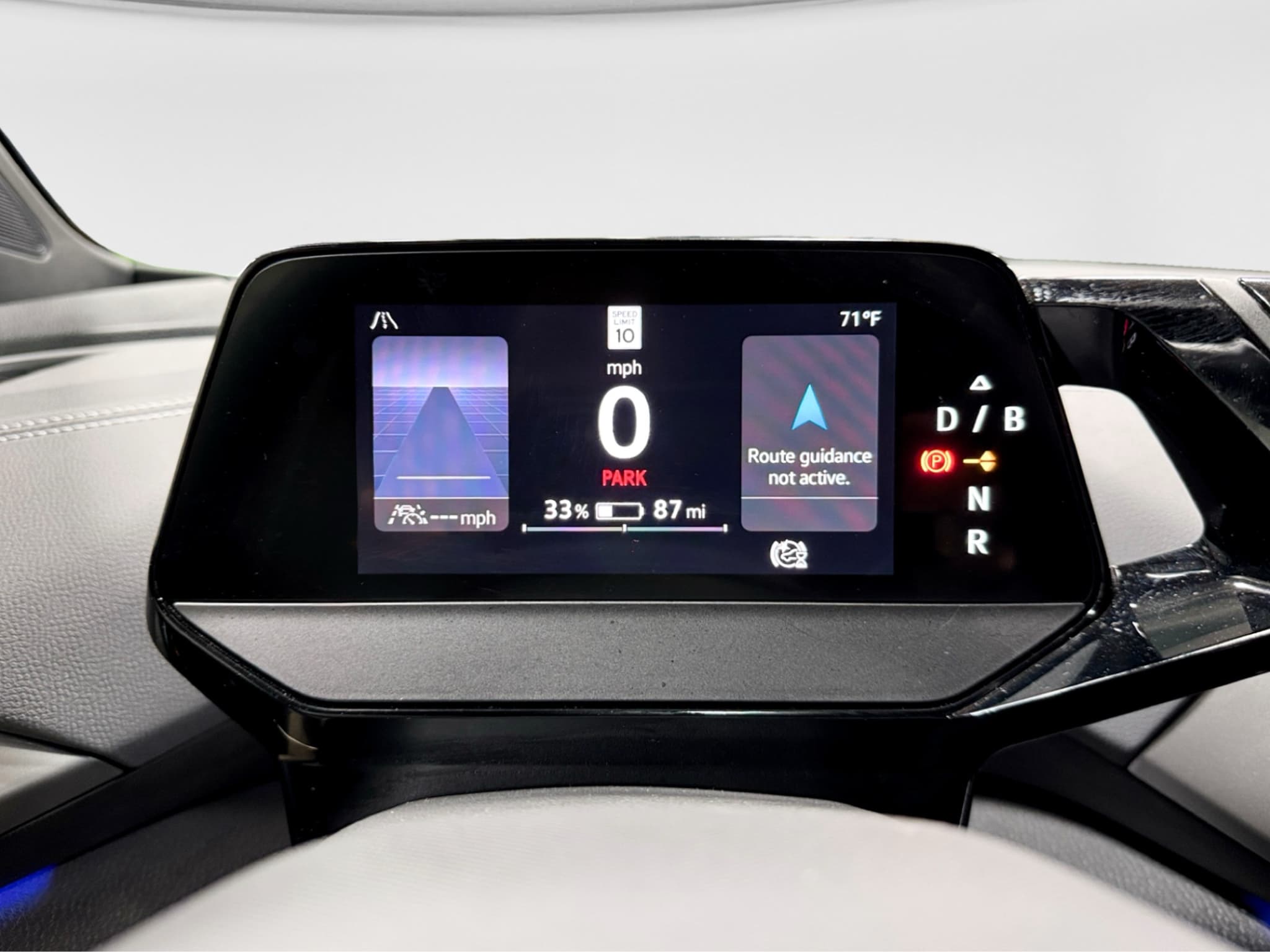 2023 Volkswagen ID.4 view 8