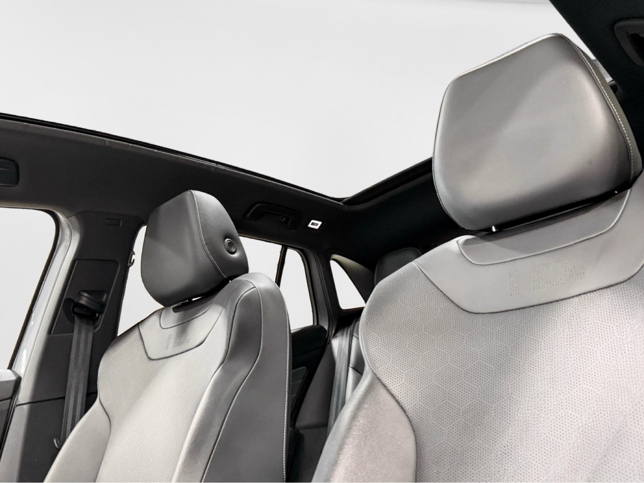 2023 Volkswagen ID.4 view 22