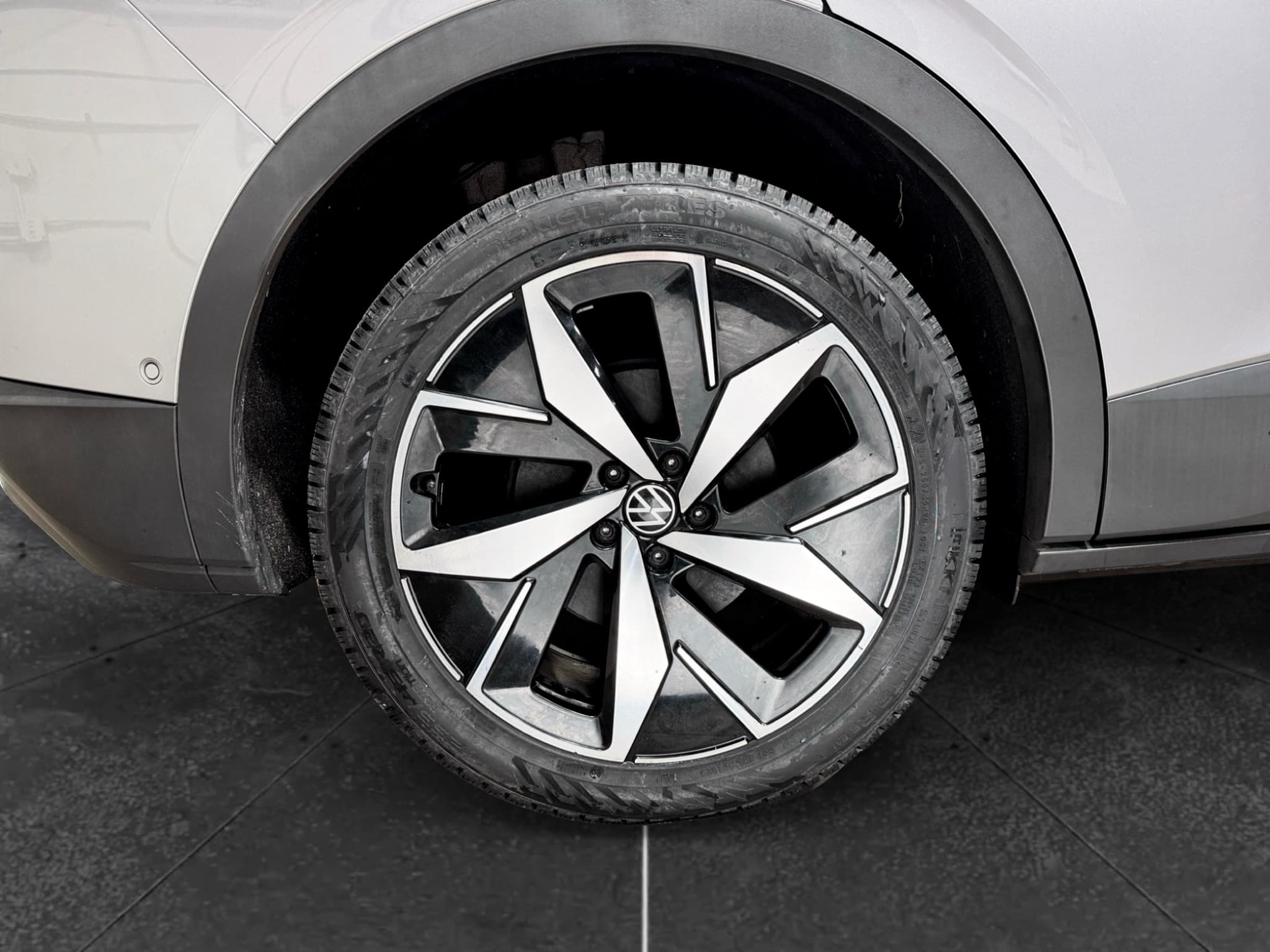 2023 Volkswagen ID.4 view 33