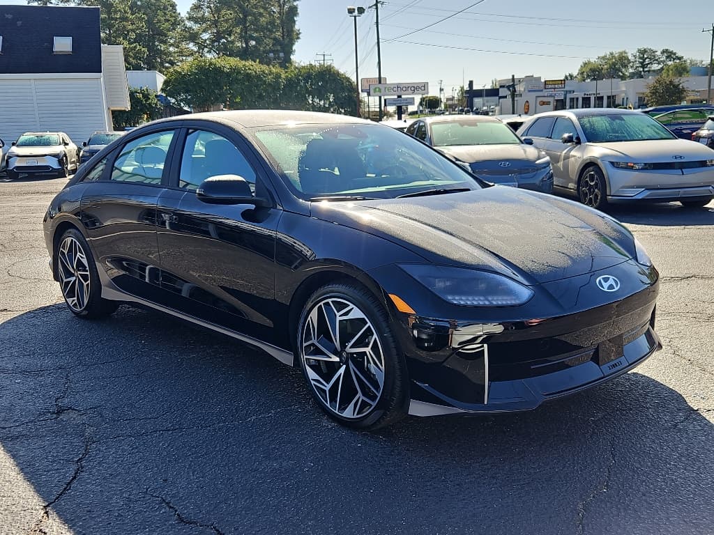 2023 Hyundai IONIQ 6 view 4