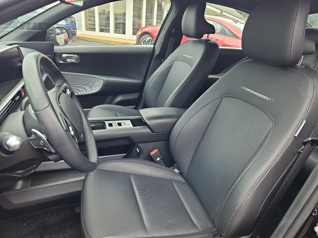 2023 Hyundai IONIQ 6 view 6