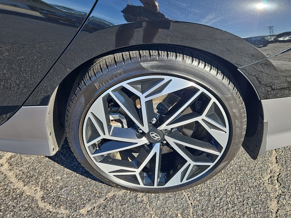 2023 Hyundai IONIQ 6 view 32