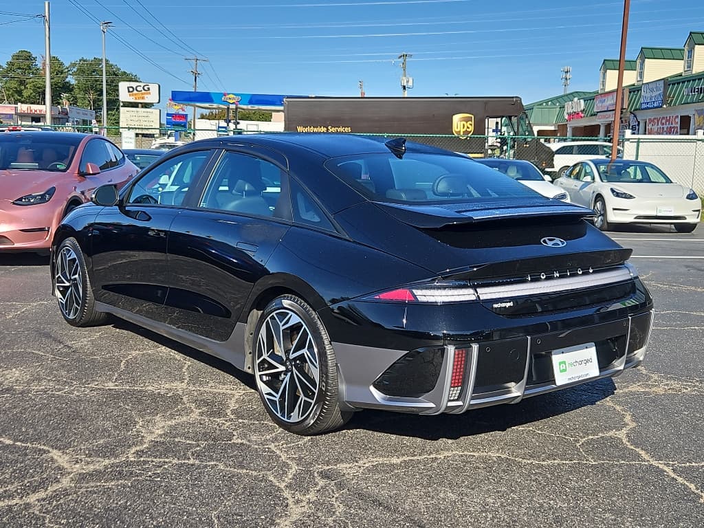 2023 Hyundai IONIQ 6 view 2