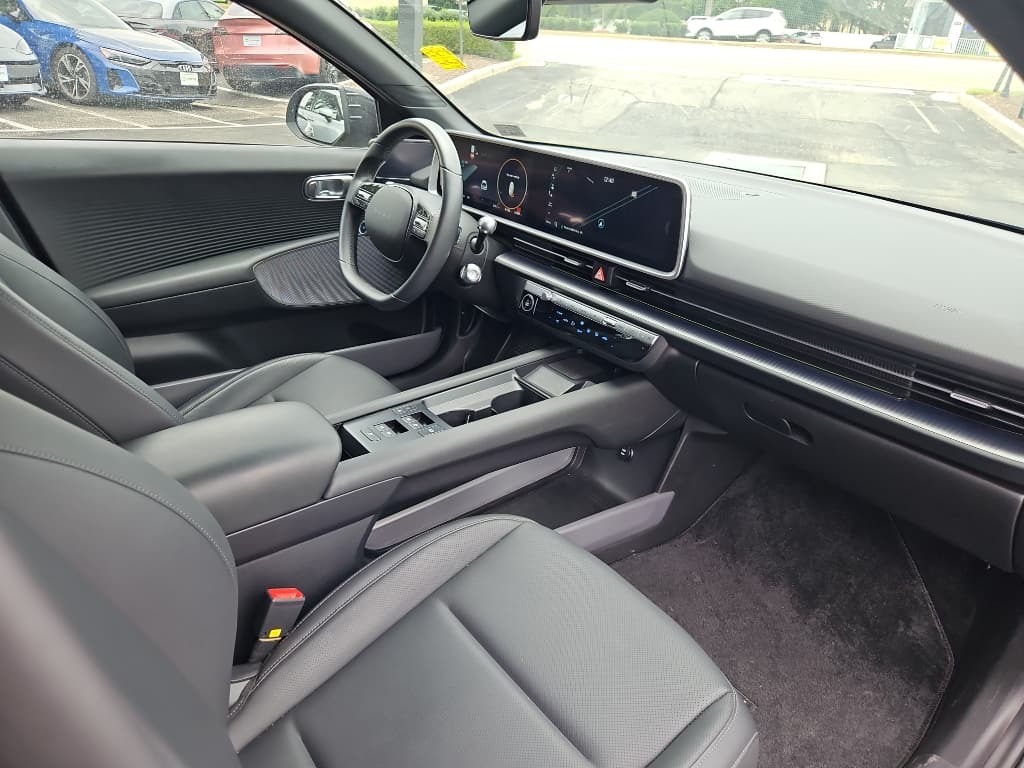2023 Hyundai IONIQ 6 view 13