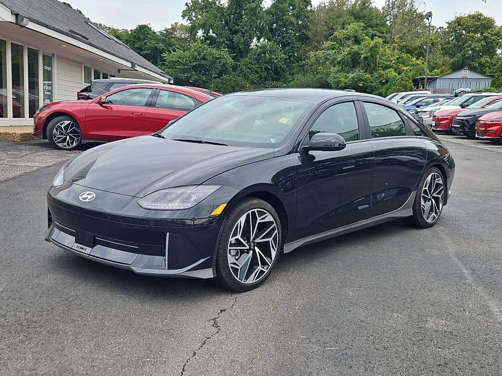 2023 Hyundai IONIQ 6 view 1