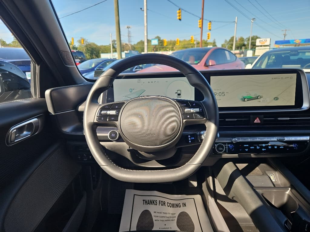 2023 Hyundai IONIQ 6 view 8