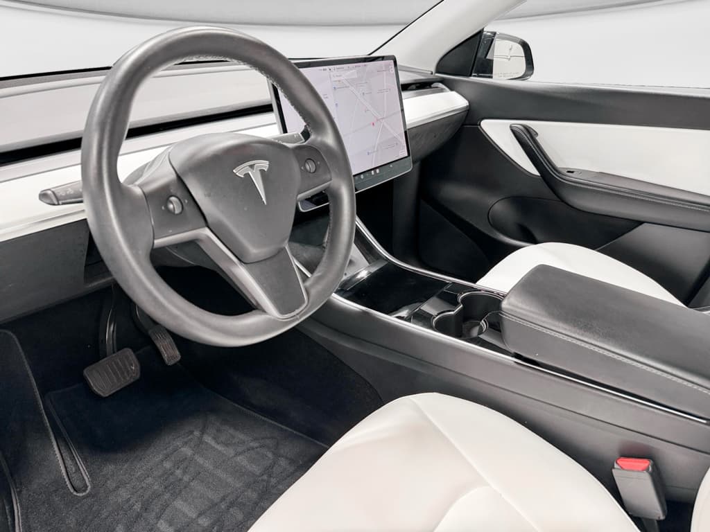 2020 Tesla Model Y view 16