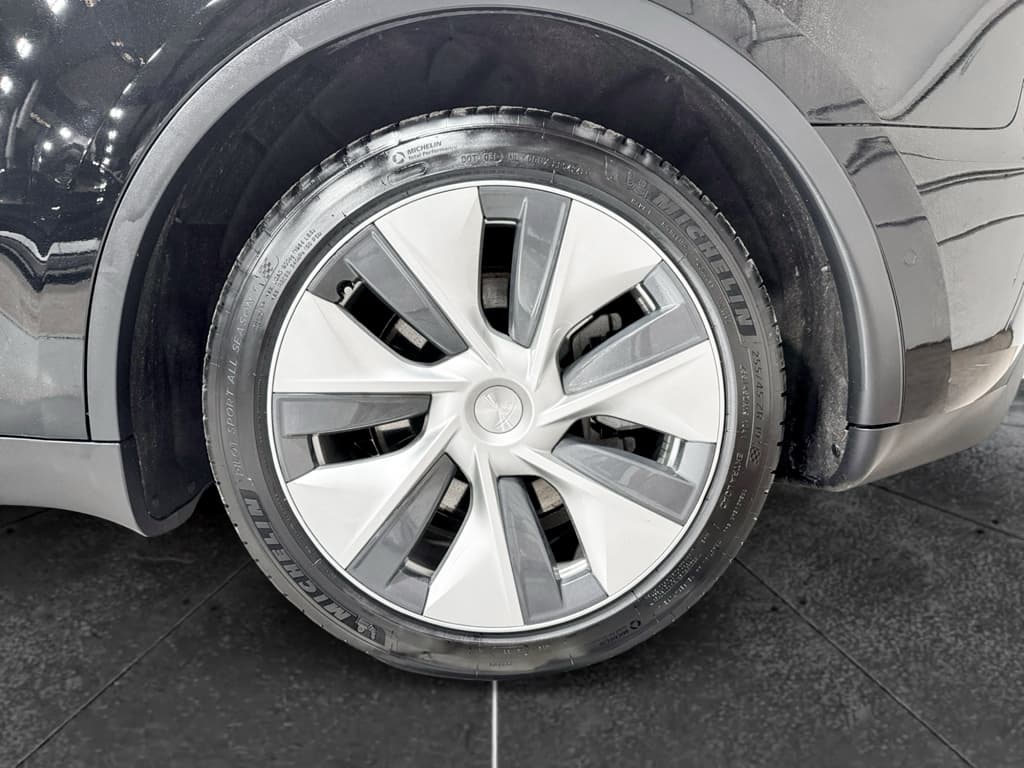 2020 Tesla Model Y view 31