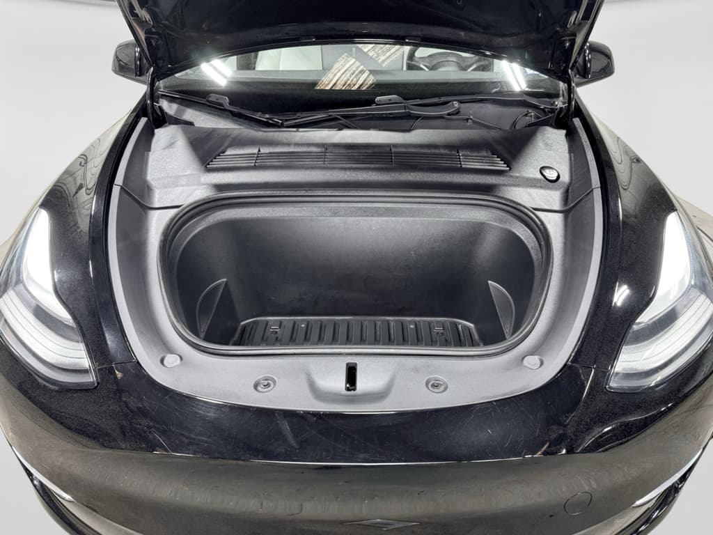 2020 Tesla Model Y view 23