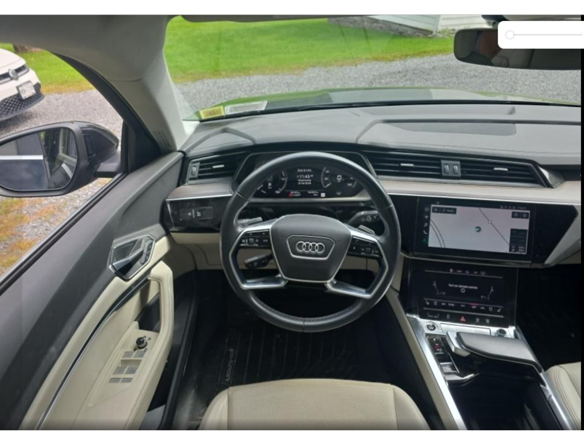 2024 Audi Q8 e-tron view 7