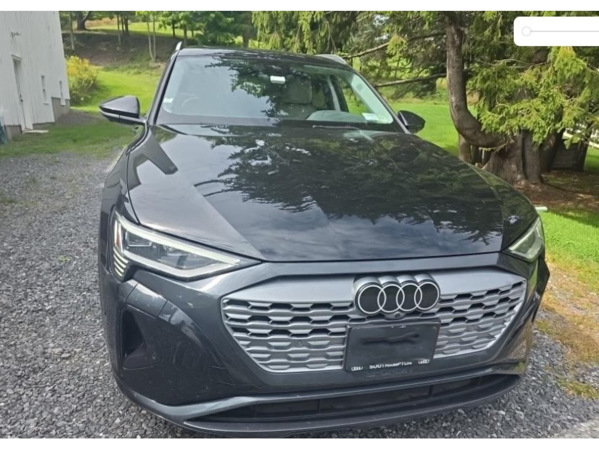 2024 Audi Q8 e-tron view 5