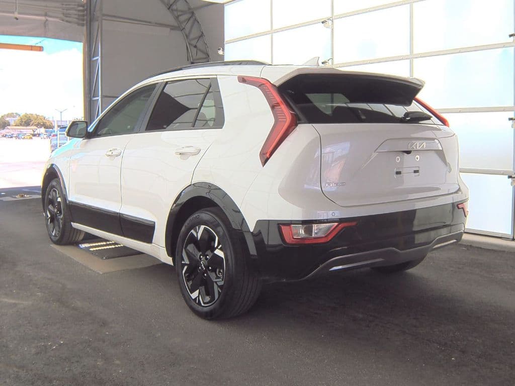 2023 Kia Niro EV view 6