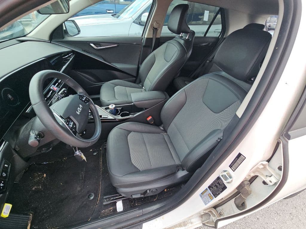 2023 Kia Niro EV view 7