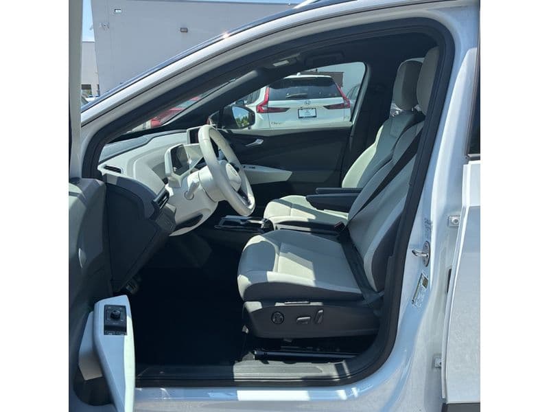 2021 Volkswagen ID.4 view 5