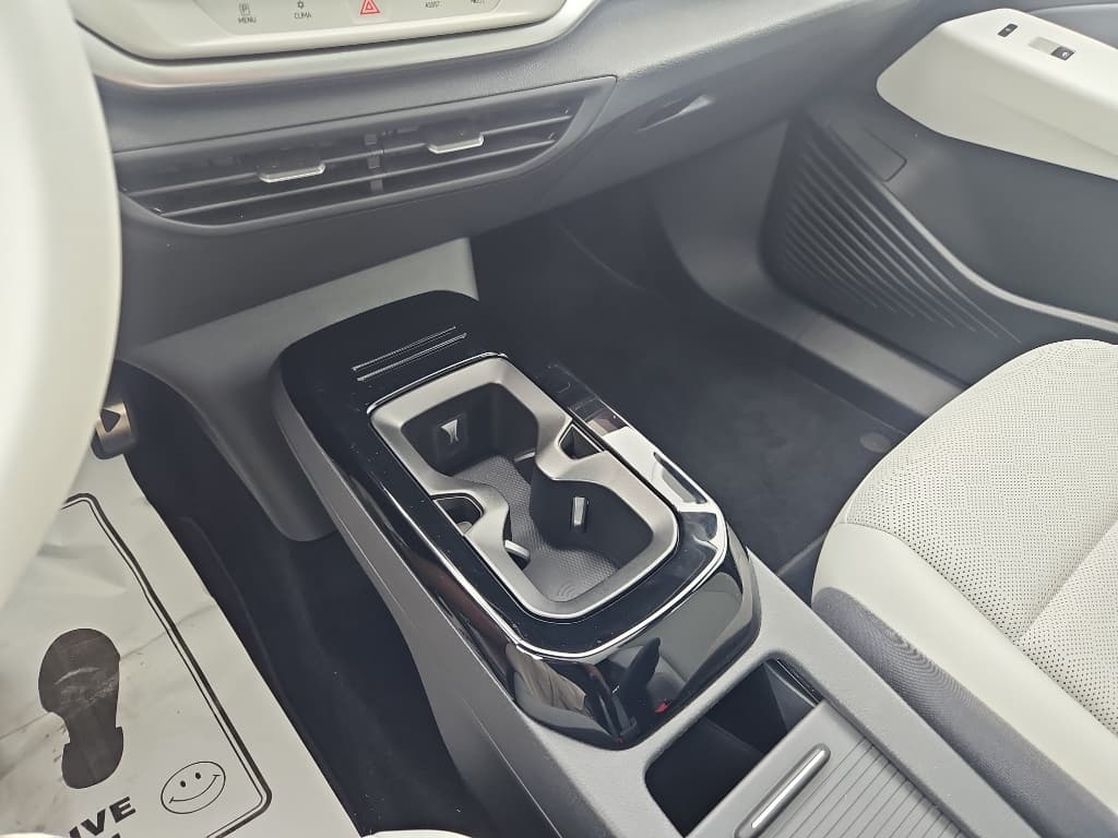 2021 Volkswagen ID.4 view 17