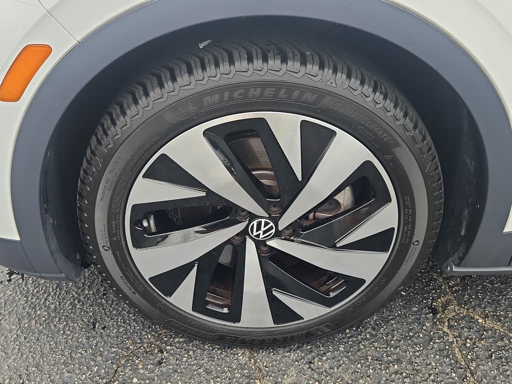 2021 Volkswagen ID.4 view 27