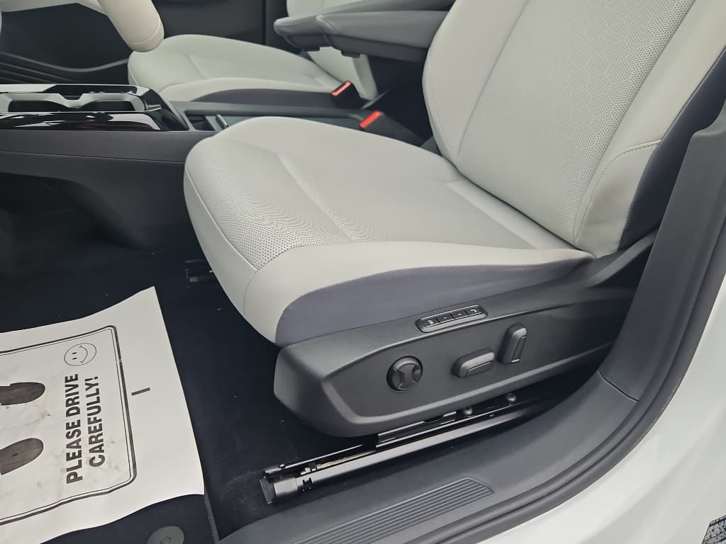 2021 Volkswagen ID.4 view 7