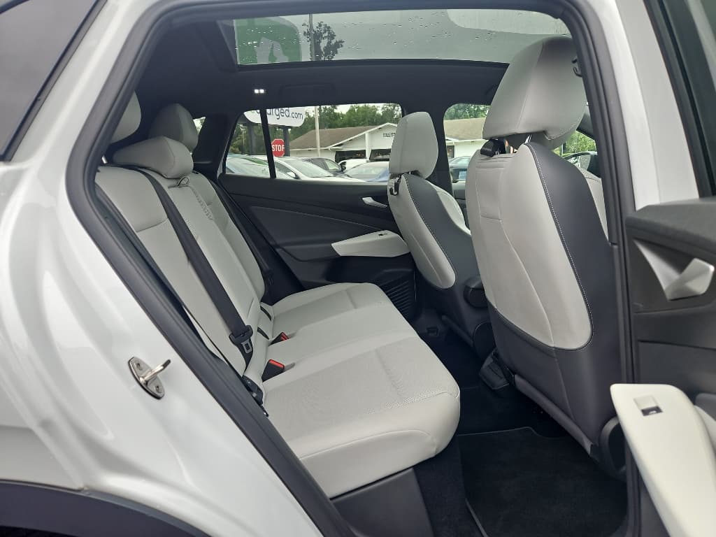 2021 Volkswagen ID.4 view 21